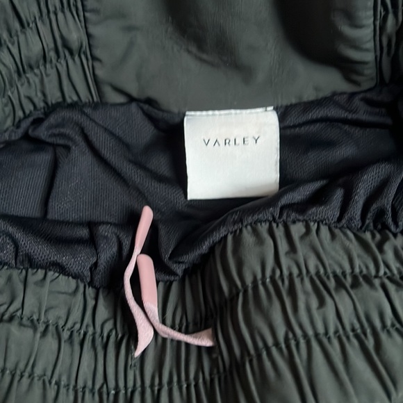 Medium green varley shorts - Picture 2 of 6